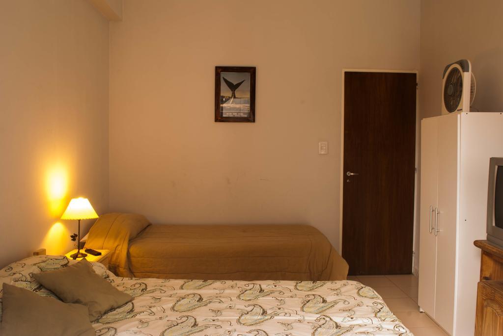 Loica Hostel Пуэрто-Мадрин Экстерьер фото